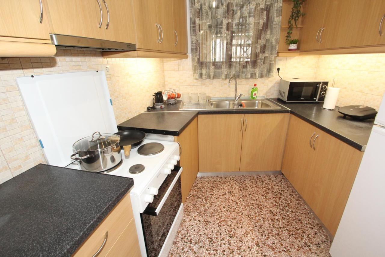 Bratis House Apartment *