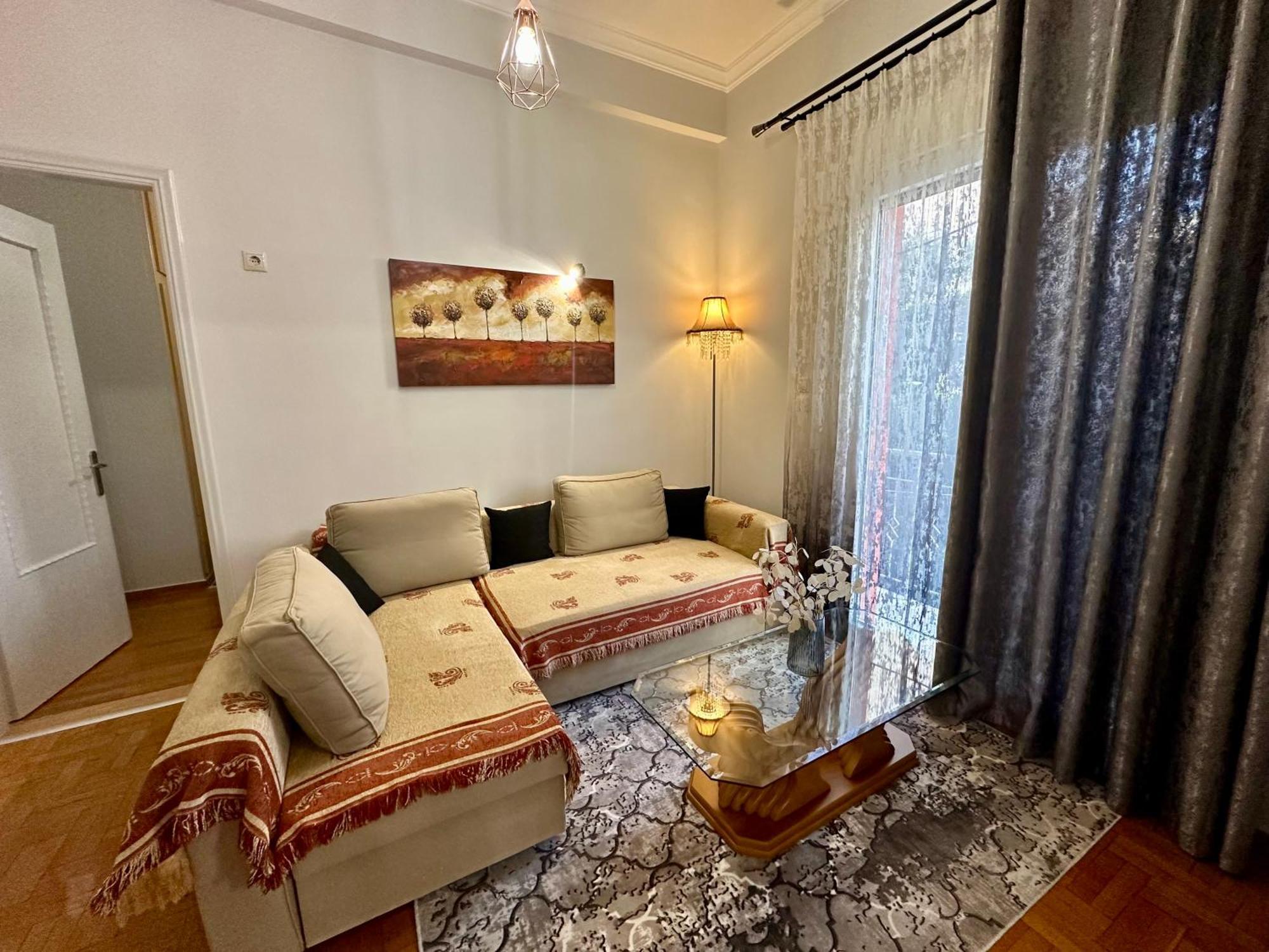 Bratis House Athens